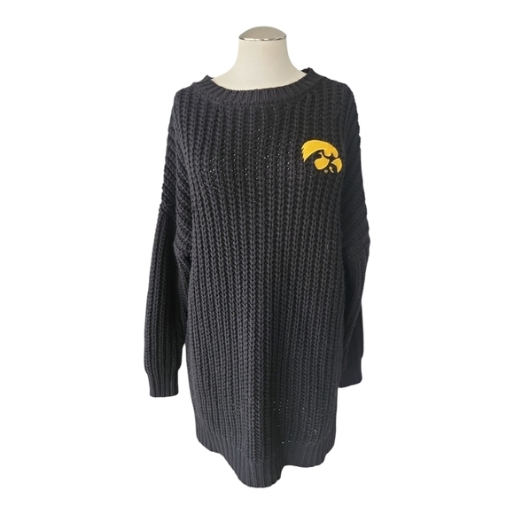 Zenana Outfitters Sweaters - Zenana Premium Iowa Hawkeyes Knit Sweater Tunic Women’s Size M Black Gold Logo